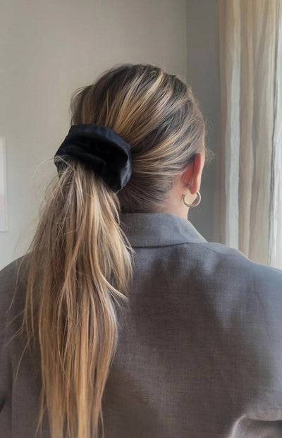 Silke scrunchie, No. 02, sort