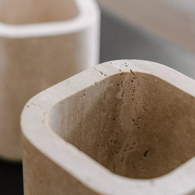 Vase, siv travertin, medium