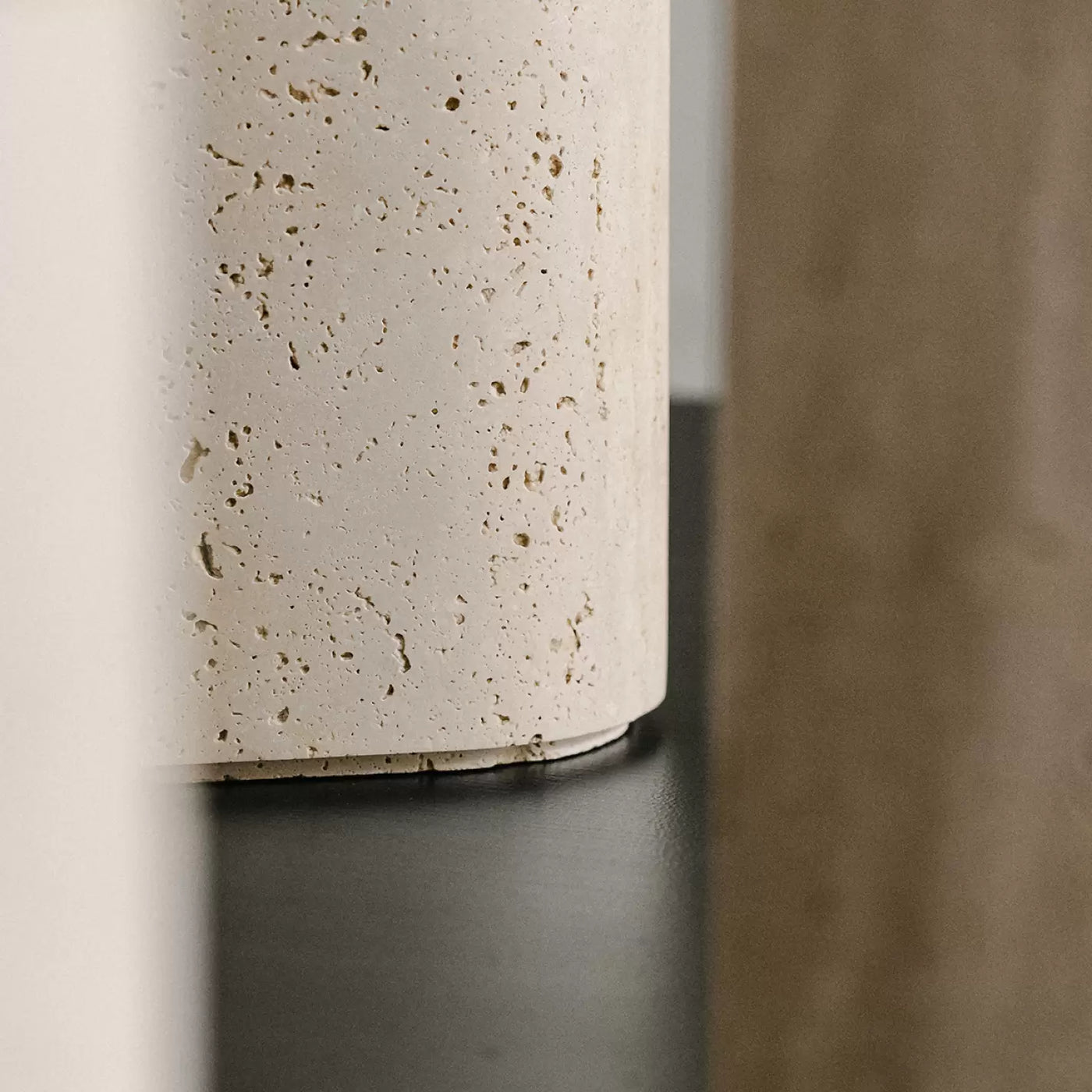 Vase, siv travertin, medium